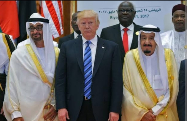 Momen pertemuan Trump dan sejumlah pimpinan Arab. [Int]